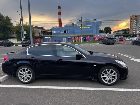 2011 Infiniti G G25 IV, чёрный - вид 3
