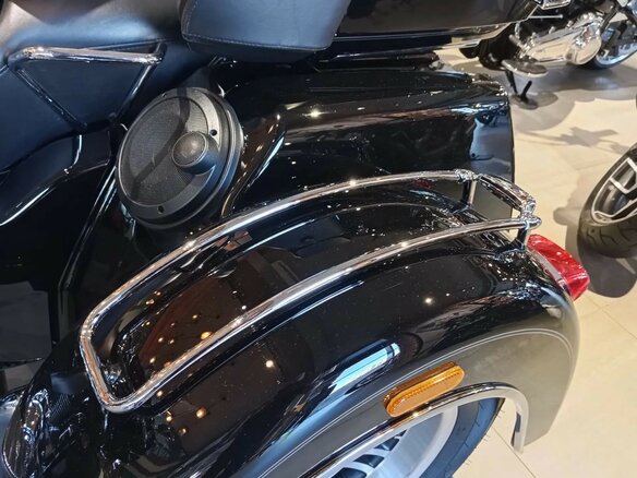 2015 Harley-Davidson Tri Glide, чёрный, 3550000 рублей - вид 14