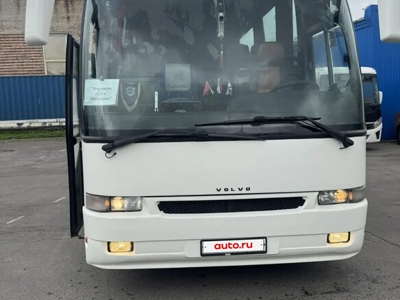 2002 Volvo B12 Series, белый, 3500000 рублей - вид 1