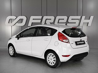 2013 Ford Fiesta Mk6 Рестайлинг, белый, 859000 рублей, вид 2