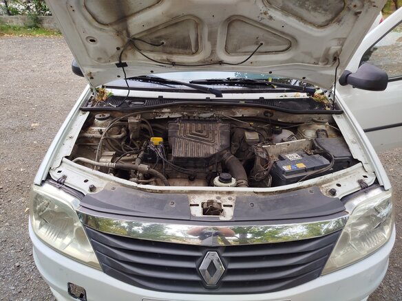 2012 Renault Logan I Рестайлинг, белый, 210000 рублей - вид 5