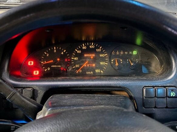 1998 Mazda MPV I (LV), чёрный, 235000 рублей - вид 6