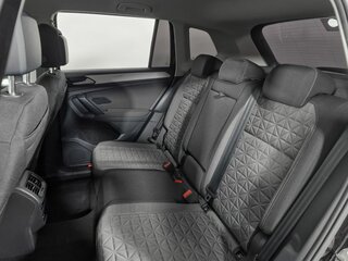 2021 Volkswagen Tiguan II Рестайлинг, чёрный, 3349000 рублей, вид 3