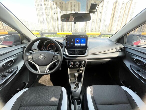 2022 Toyota Yaris IV, фиолетовый - вид 15