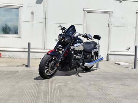 2017 Triumph Rocket III, чёрный, 1450000 рублей, вид 4