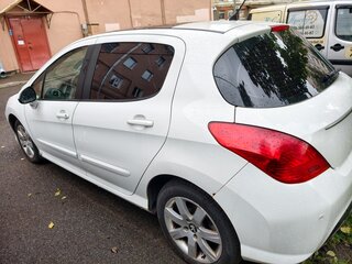 2011 Peugeot 308 I Рестайлинг, белый, 348000 рублей, вид 4