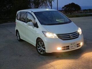2009 Honda Freed I, белый, 1120000 рублей, вид 3