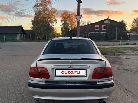 2003 Mitsubishi Carisma I Рестайлинг, серебристый, 240000 рублей, вид 2