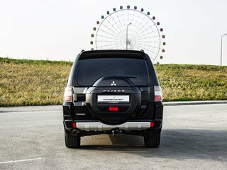 2014 Mitsubishi Pajero IV Рестайлинг 2, чёрный, 2360000 рублей, вид 4