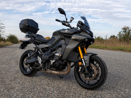 2021 Yamaha Tracer 9, серый, 1390000 рублей, вид 1