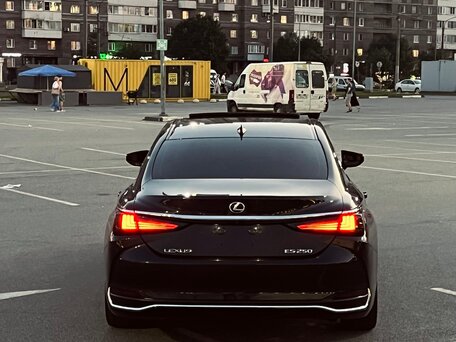 2019 Lexus ES 250 VII, чёрный, 2800000 рублей, вид 4