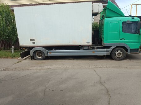 2000 Mercedes-Benz Atego, зелёный, 1500000 рублей, вид 2