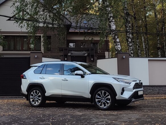 2022 Toyota RAV4 V (XA50), белый, 3880000 рублей - вид 35