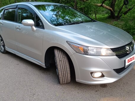 2011 Honda Stream II Рестайлинг, серебристый, 1150000 рублей, вид 1