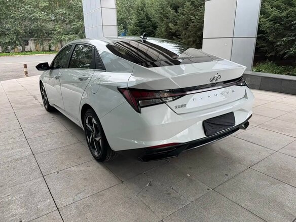 2022 Hyundai Elantra VII (CN7), белый, 1700000 рублей - вид 2