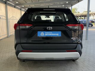 2025 Toyota RAV4 V (XA50), чёрный, 3849000 рублей, вид 4
