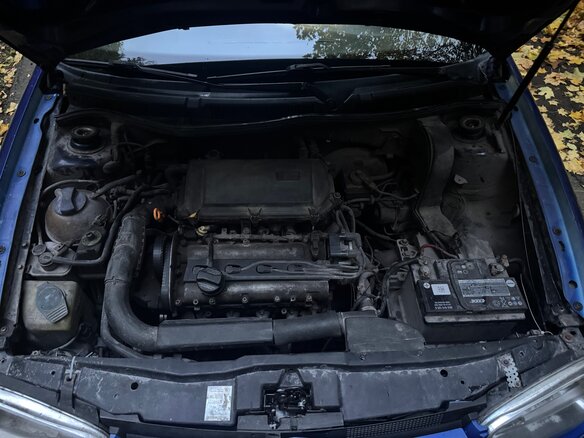 2000 Volkswagen Golf IV, синий, 289000 рублей - вид 9