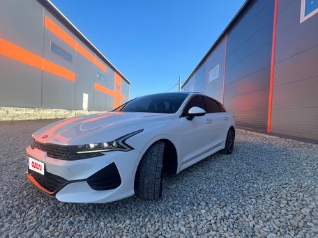 2020 Kia K5 III, белый, 2950000 рублей, вид 1