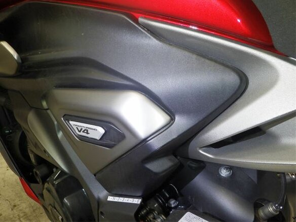2026 Ducati Diavel V4, красный - вид 14