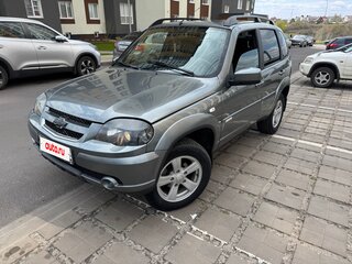 2017 Chevrolet Niva I Рестайлинг, серый, 770000 рублей, вид 1
