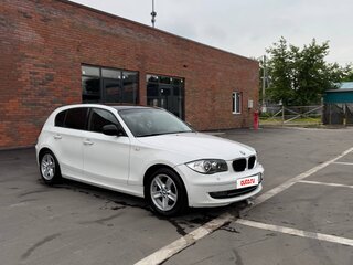 2010 BMW 1 серии 116i I (E81/E82/E87/E88) Рестайлинг, белый, 700000 рублей, вид 4