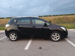2010 Toyota Verso I, чёрный, 900000 рублей, вид 2