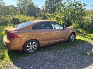 2011 Volvo S60 II, оранжевый, 600000 рублей, вид 2