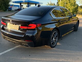 2021 BMW 5 серии 520i VII (G30/G31/G38) Рестайлинг, синий, 4700000 рублей, вид 4