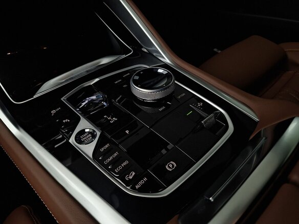2025 BMW X6 40i III (G06) Рестайлинг, чёрный, 15150000 рублей - вид 14