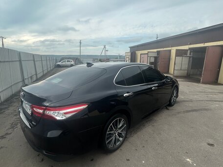 2021 Toyota Camry VIII (XV70) Рестайлинг, чёрный, 3000050 рублей, вид 4