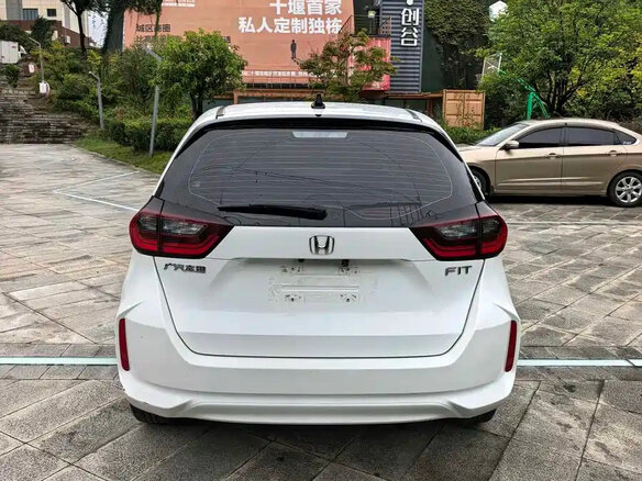 2021 Honda Fit IV, белый, 1198400 рублей - вид 4