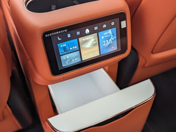 2026 Lynk & Co 900, серебристый, 7670000 рублей - вид 26