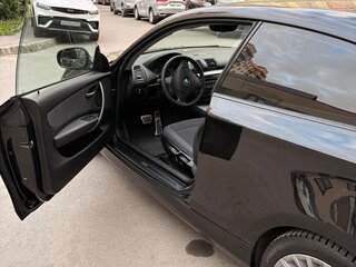 2011 BMW 1 серии 118i I (E81/E82/E87/E88) Рестайлинг, чёрный, 710000 рублей, вид 2