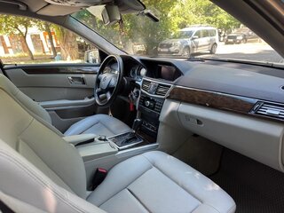 2011 Mercedes-Benz E-Класс 200 5G-Tronic IV (W212, S212, C207), бежевый, 1725000 рублей, вид 4