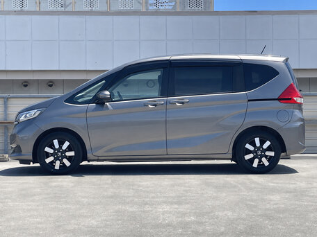 2023 Honda Freed II Рестайлинг, серый, 1365000 рублей, вид 4