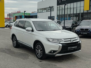 2018 Mitsubishi Outlander III Рестайлинг 2, белый, 2040000 рублей, вид 3