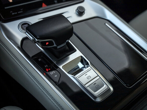 2023 Audi Q6 50 TFSI, чёрный, 6299777 рублей - вид 19