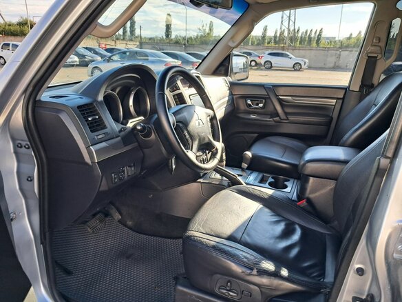2010 Mitsubishi Pajero IV, серебристый, 1145000 рублей - вид 19