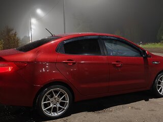 2013 Kia Rio 5-speed III, красный, 780000 рублей, вид 5