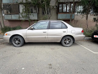 2001 Toyota Corolla VIII (E110) Рестайлинг, бежевый, 230000 рублей, вид 3