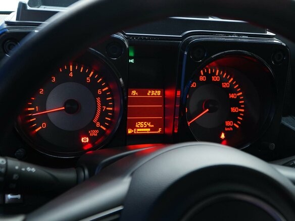 2021 Suzuki Jimny IV, зелёный - вид 14