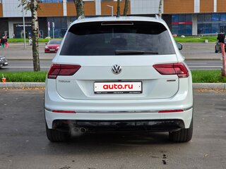 2018 Volkswagen Tiguan II, белый, 3100000 рублей, вид 5