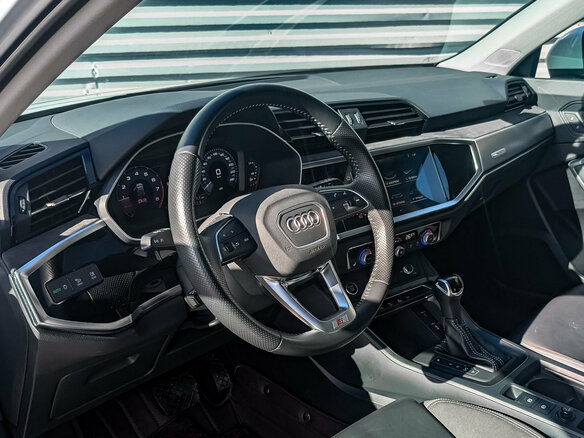 2021 Audi Q3 35 TFSI II (F3), белый - вид 15