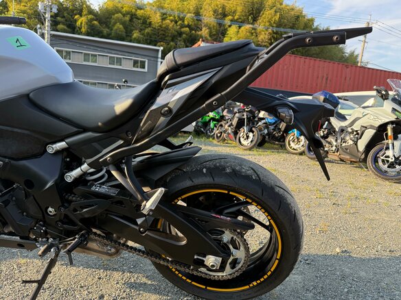 2022 Suzuki GSX-S 1000, серый, 1099000 рублей - вид 23