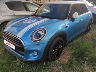 2019 Mini Hatch Cooper III (F55/F56) Рестайлинг, голубой, 1660000 рублей, вид 2
