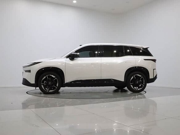 2026 Toyota bZ3X 50 kWh, белый, 2095111 рублей - вид 3