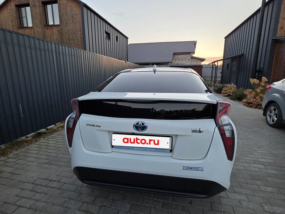 2017 Toyota Prius IV (XW50), белый - вид 9