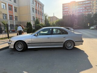 1996 BMW 5 серии 528i IV (E39), серебристый, 620000 рублей, вид 3