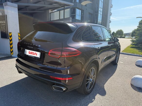 2017 Porsche Cayenne Diesel II Рестайлинг (958), коричневый - вид 3