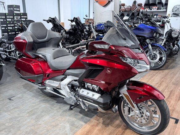 2023 Honda GL 1800 Gold Wing, красный